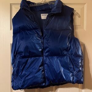 Old Navy Shiny Puffer Vest in Navy Blue women’s Large. New never worn.